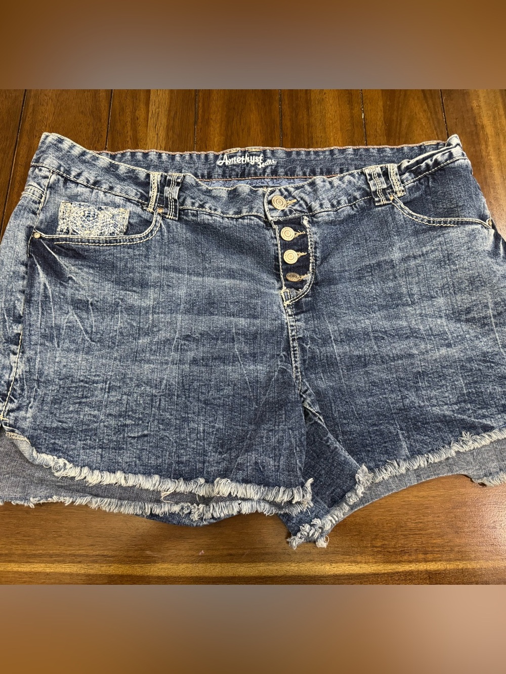 Amethyst Jeans Women’s Plus Size 22 Denim Shorts Button Fly Lace Detail